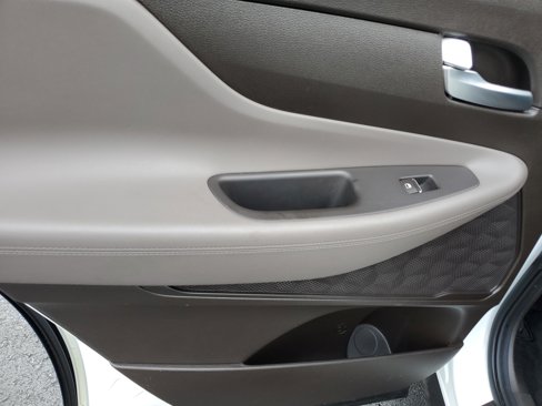Used 2020 Hyundai Santa Fe SE image 27