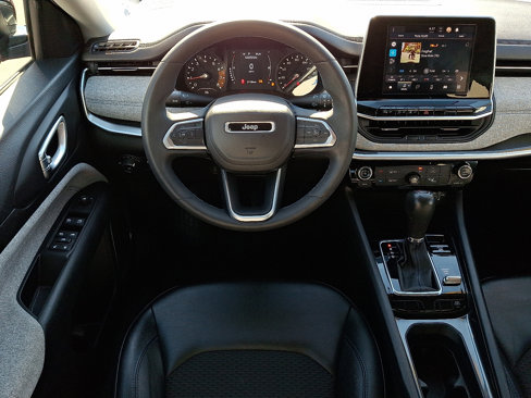 Used 2022 Jeep Compass Latitude image 12