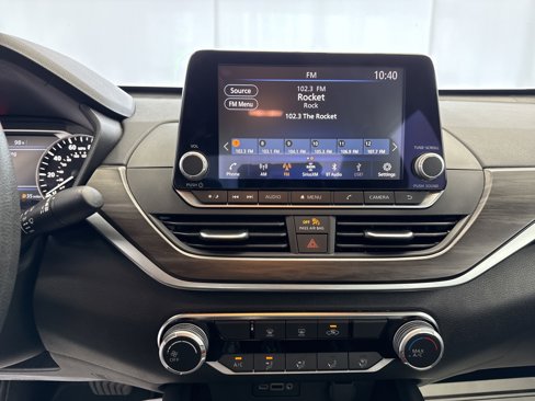 Used 2023 Nissan Altima 2.5 SV image 11