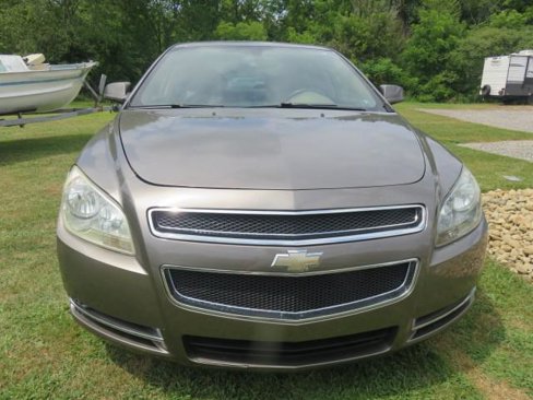 Used 2010 Chevrolet Malibu LT w/ HFV6 Engine Package image 2