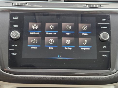 Used 2024 Volkswagen Tiguan SE image 19