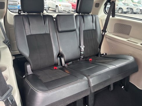 Used 2019 Dodge Grand Caravan SXT image 22