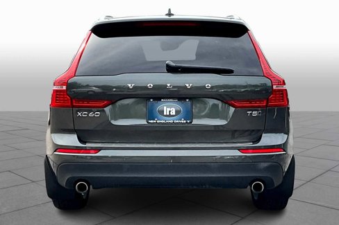 Used 2019 Volvo XC60 T5 Momentum w/ Multimedia Package image 4