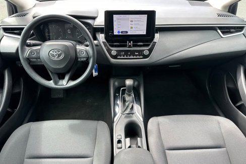 Used 2024 Toyota Corolla LE image 3