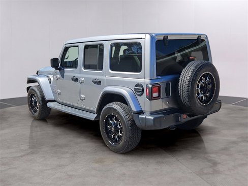Used 2020 Jeep Wrangler Unlimited Sahara image 6
