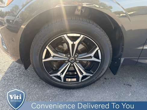 Certified 2022 Volvo XC60 B5 Momentum w/ Advanced Package image 12