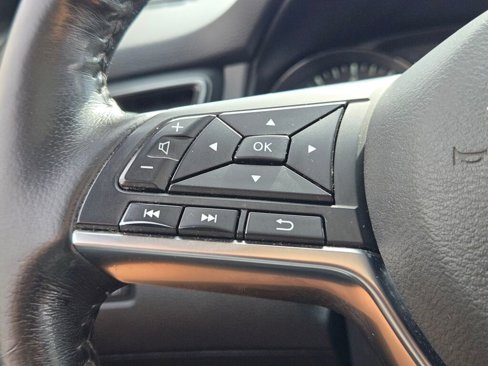 Used 2019 Nissan Rogue SV w/ Sun & Sound Touring Package image 26