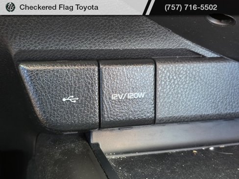 Used 2021 Toyota Camry LE image 18