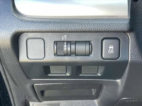 Used 2015 Subaru Crosstrek 2.0i Limited image 17