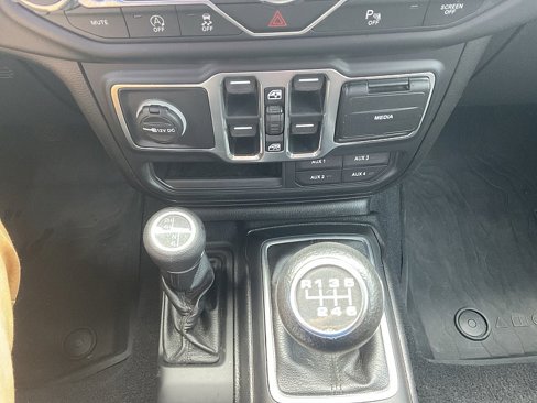 Used 2020 Jeep Wrangler Unlimited Sport S image 19