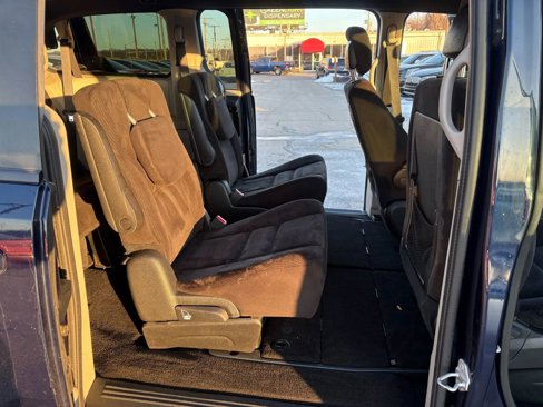 Used 2014 Dodge Grand Caravan SE image 17