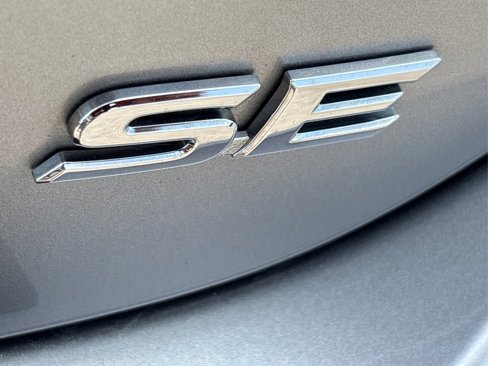 Used 2018 Toyota Camry SE image 14