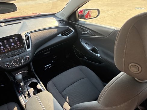 Used 2024 Chevrolet Malibu LT image 16