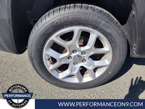 Used 2018 Jeep Renegade Latitude w/ Cold Weather Group image 10
