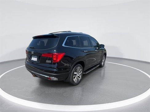 Used 2016 Honda Pilot Touring image 3