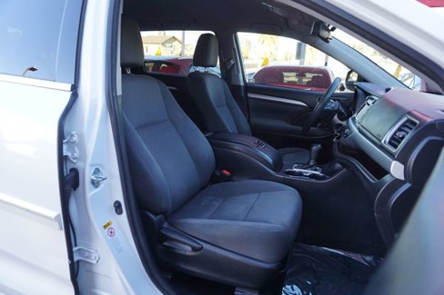 Used 2017 Toyota Highlander FWD V6 image 24
