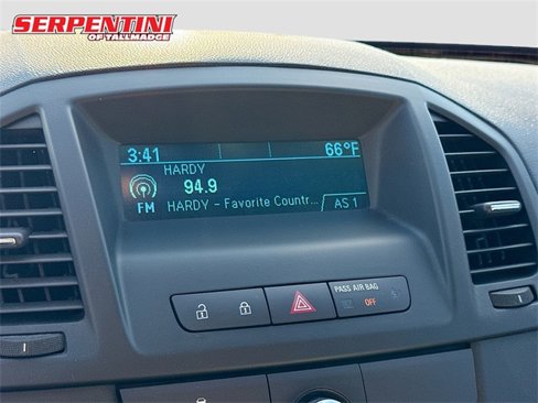 Used 2012 Buick Regal Leather image 13