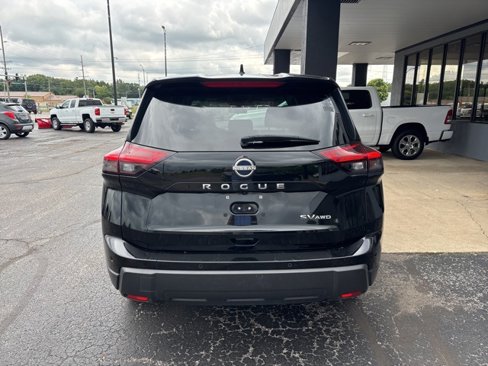Used 2024 Nissan Rogue SV image 6