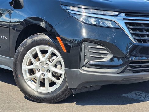 Used 2023 Chevrolet Equinox LS w/ LS Convenience Package image 3