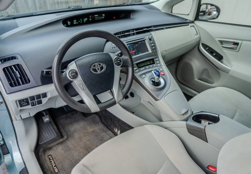 Used 2015 Toyota Prius image 14