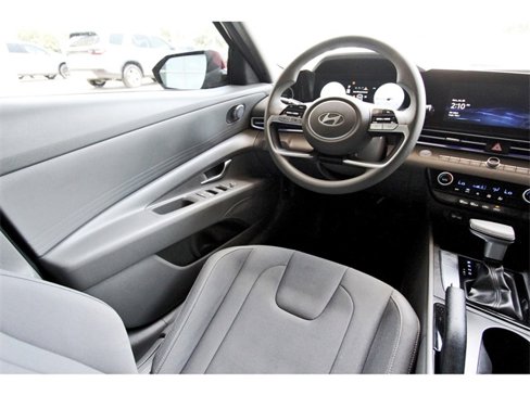 Used 2024 Hyundai Elantra SEL image 8