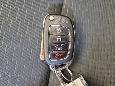Used 2019 Hyundai Tucson SE image 32