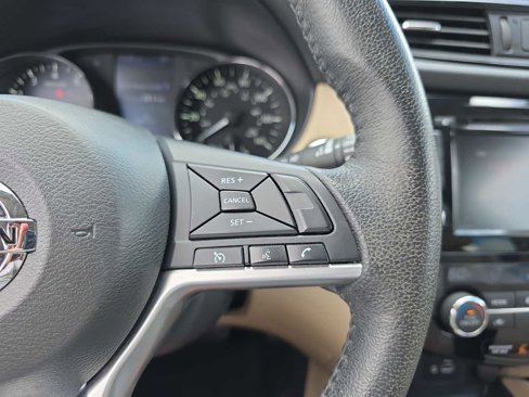 Used 2019 Nissan Rogue SV image 24