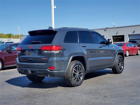Used 2018 Jeep Grand Cherokee Trailhawk image 2