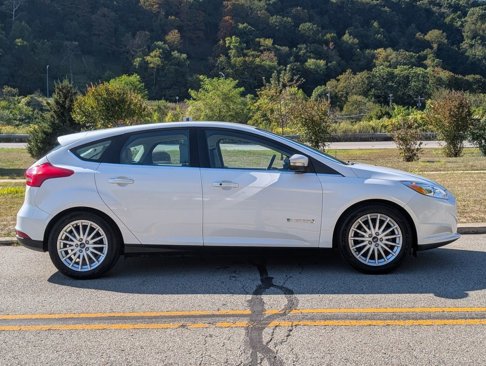 Used 2018 Ford Focus Electric Hatchback image 3