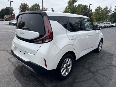 Used 2024 Kia Soul LX w/ Option Group 015 image 7