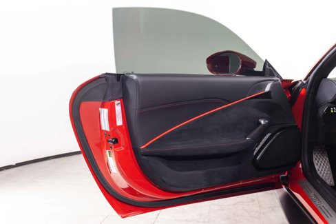 Used 2021 Ferrari Roma image 33