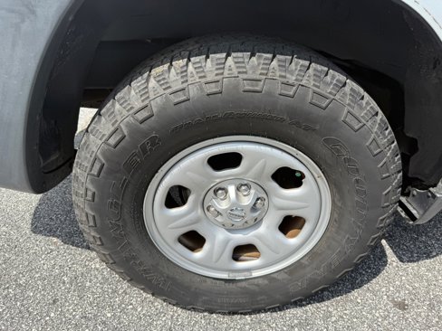 Used 2012 Nissan Xterra X image 16