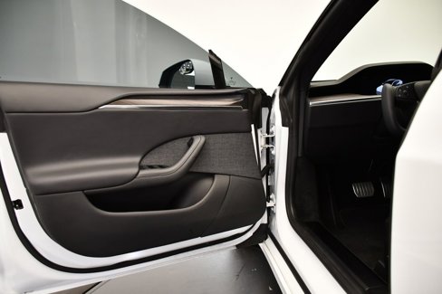 Used 2022 Tesla Model S image 29