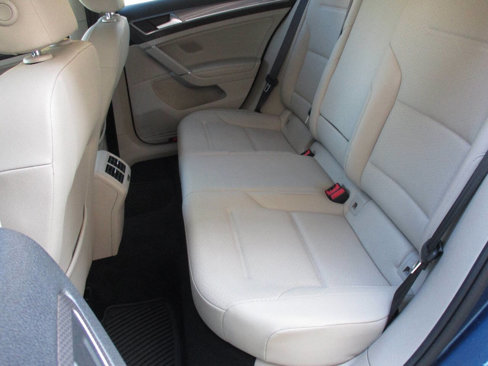 Used 2017 Volkswagen Golf Alltrack SE image 24