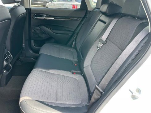 Used 2023 Kia Seltos S w/ Navigation Package image 7