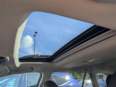 Used 2022 Subaru Outback Premium image 10