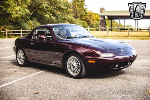 Used 1995 MAZDA MX-5 Miata M-Edition image 8