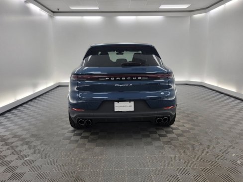 Used 2024 Porsche Cayenne S image 10