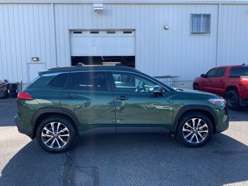 Used 2022 Toyota Corolla Cross XLE image 3
