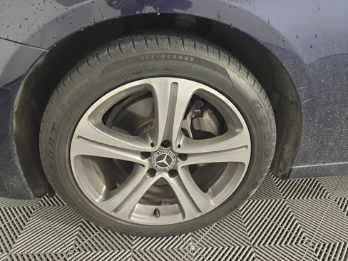 Used 2018 Mercedes-Benz E 300 image 9