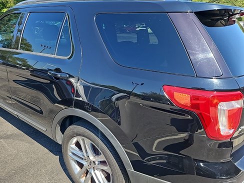 Used 2016 Ford Explorer XLT w/ Equipment Group 202A image 2