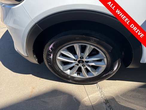 Used 2019 Kia Sorento LX w/ LX Convenience Package image 32