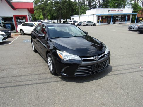 Used 2016 Toyota Camry image 11