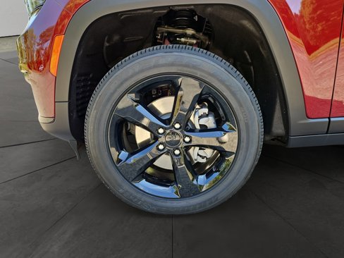 New 2025 Jeep Grand Cherokee L Altitude image 14