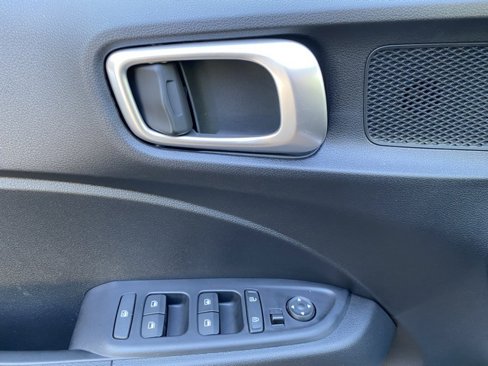 New 2025 Hyundai Venue SE image 19