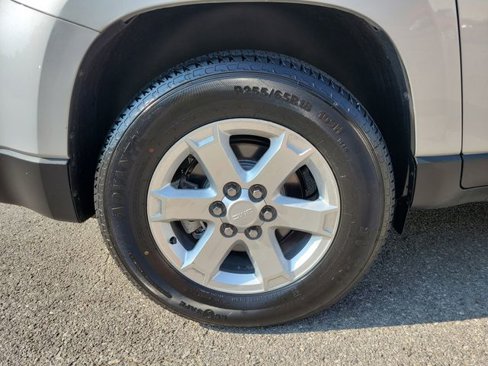 Used 2016 GMC Acadia SLE image 22