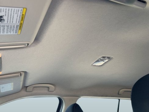 Used 2022 Nissan Kicks S image 25