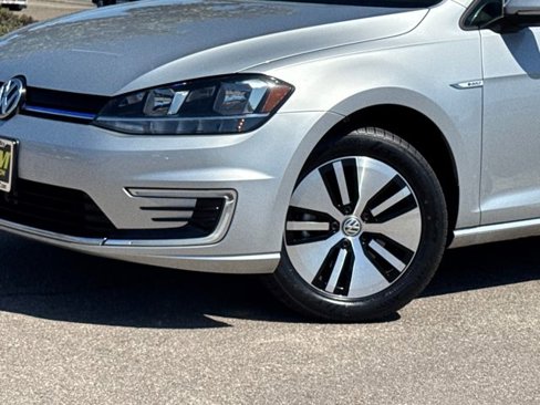 Used 2019 Volkswagen e-Golf SE w/ Driver Assistance Package image 3