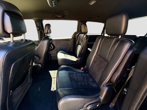 Used 2014 Dodge Grand Caravan SXT image 22