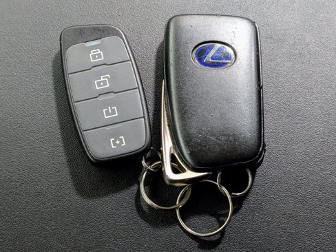 Used 2020 Lexus RX 450h AWD w/ Premium Package image 42